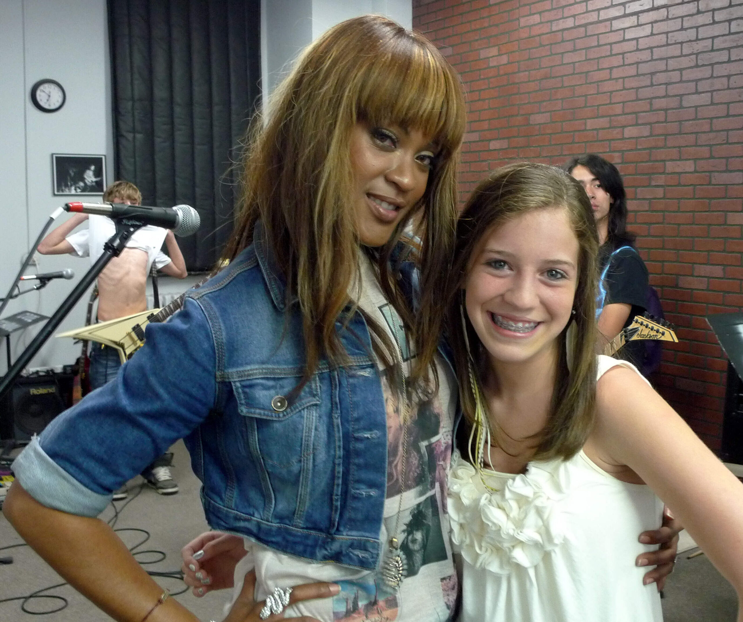 Shontelle and girl posing